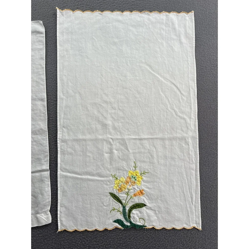 Vintage Hand Embroidered Linen Guest Towel Set Floral Basket Applique White 2pc